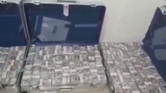 Video Viral Tumpukan Uang Dolar di Rumah Sambo HOAX
