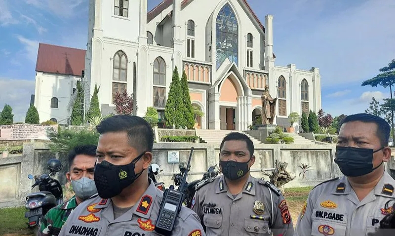 TNI-Polri Jaga Kebaktian Dan Misa Jumat Agung di Jambi