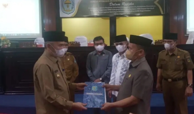 Walikota Jambi Salurkan Zakat Kepada Mustahiq Lingkup Kemenag