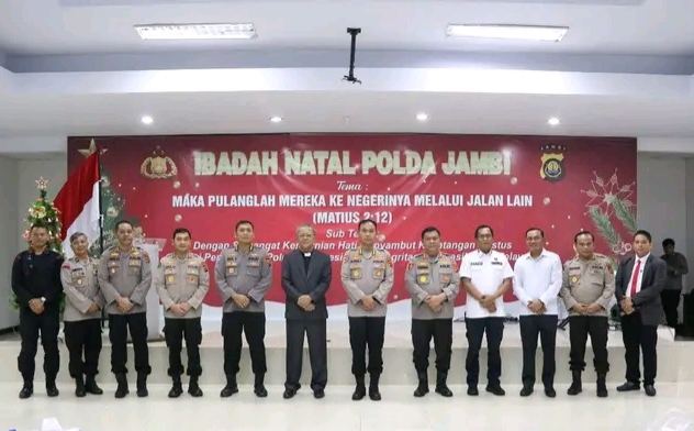 Polda Jambi Gelar Ibadah Natal Bagi Personel Yang Beragama Nasrani