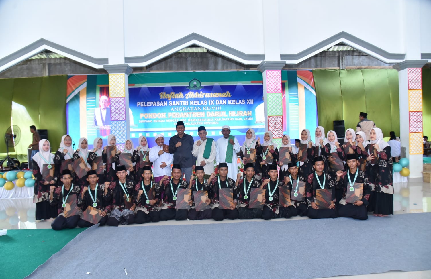 Bupati Batang Hari hadiri Haflah Akhirussanah Pondok Pesantren Darul Hijrah