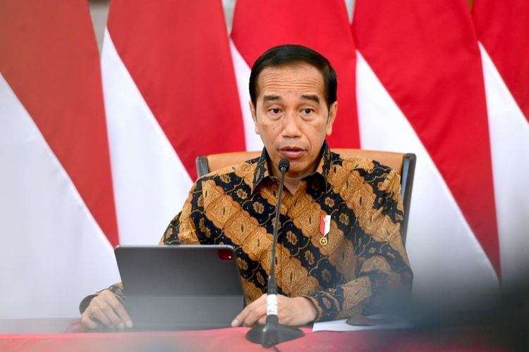 Jokowi Cabut Status PPKM Covid-19 di Indonesia