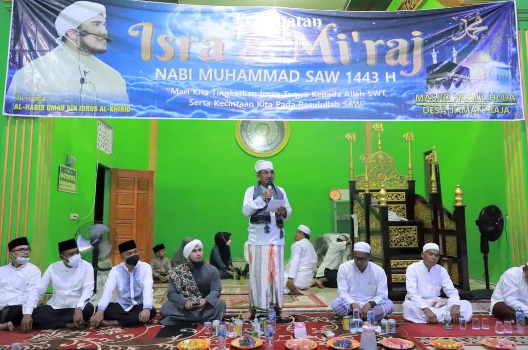 Bupati Tanjab Barat Hadiri Peringatan Isra Mi’raj di Taman Raja