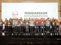 Bupati Batang Hari Mhd Fadhil Arief bersama 50 Kabupaten/Kota lainnya Se Indonesia terima Penghargaan Smart city dari Menteri Kominfo