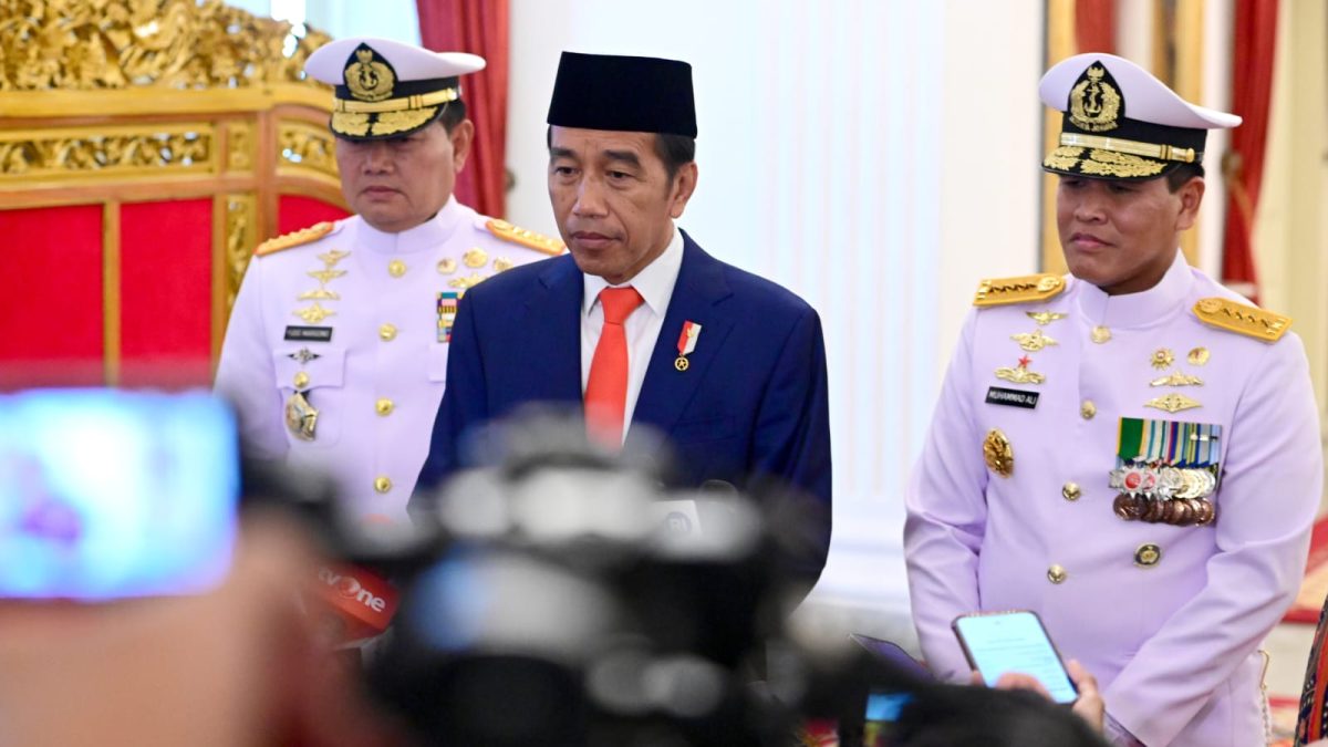 Lantik KSAL, Presiden Jokowi: Tingkatkan Kedaulatan Negara di Laut