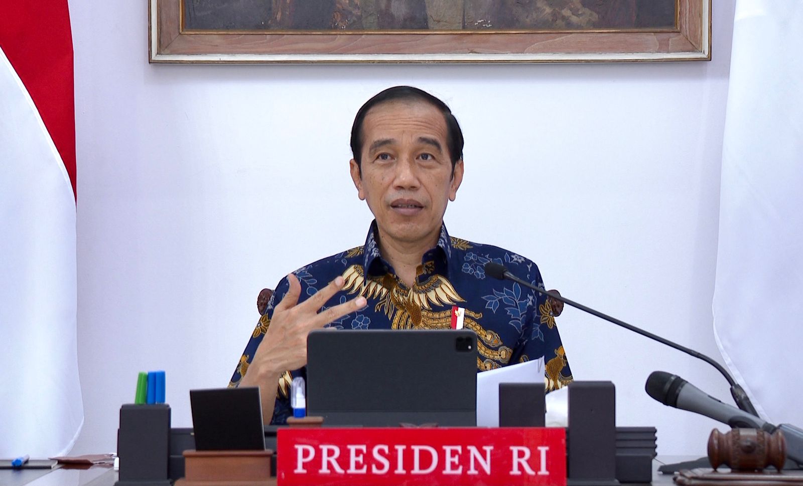 Presiden Pastikan Bansos Terus Jalan Meski PPKM Dicabut