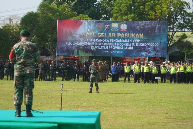 Jelang Kunjungan RI 1 di Jambi, Danrem 042/Gapu Pimpin Apel Gelar Pasukan Pengamanan 