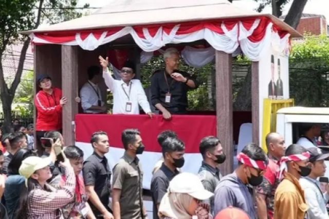 Ganjar-Mahfud Resmi Daftar Capres dan Cawapres ke KPU RI