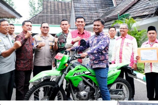 Batang Hari Fadhil Arief menghadiri Pengukuhan (DPD) Perhimpunan Penyuluh Pertanian Indonesia (PERHIPTANI)