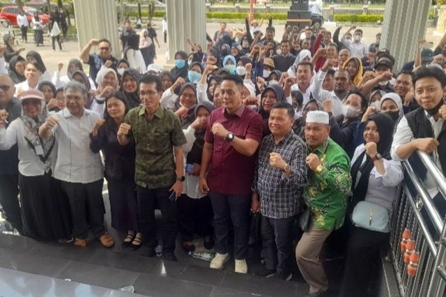 Ratusan Tenaga Honorer di Jambi Gelar Aksi Unjuk Rasa di Depan DPRD Provinsi, Tuntut Kepastian Status dan Kesejahteraan