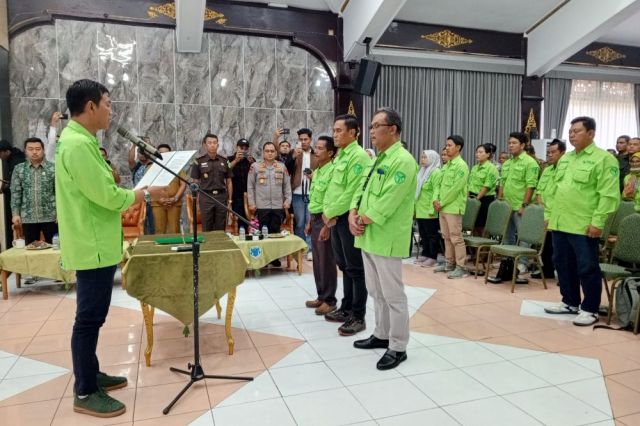 Bupati Batanghari melakukan Pengukuhan Forum Tanggung Jawab Sosial dan Lingkungan Badan Usaha (TJSLBU)