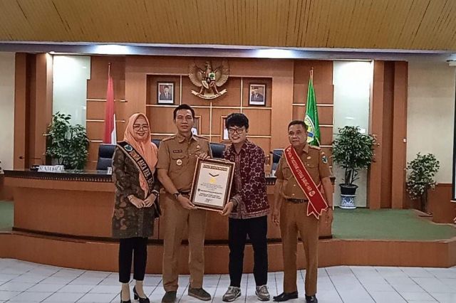 Pemkab BatangHari Terima Penghargaan Rekor MURI
