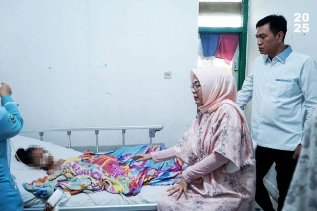 Bupati Batanghari bersama Ketua TP - PKK Ibu Zulva Fadhil melakukan kunjungan ke RSUD Haji Abdoel Madjid Batoe (Hamba) Muarabulian