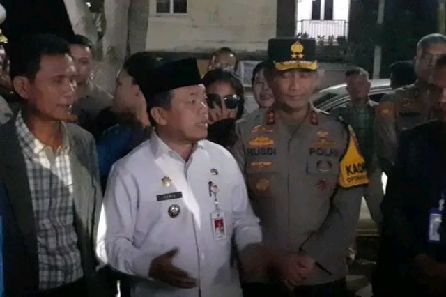 Gubernur Al Haris Tinjau Ibadah Malam Natal di Gereja HKBP Jambi