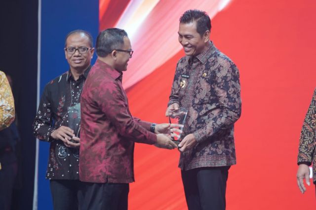 Paparkan 36 Program Batang Hari Tangguh, Mhd Fadhil Arief berhasil mendapatkan Penghargaan pada Indonesia Visionary Leader (IVL) 2023.