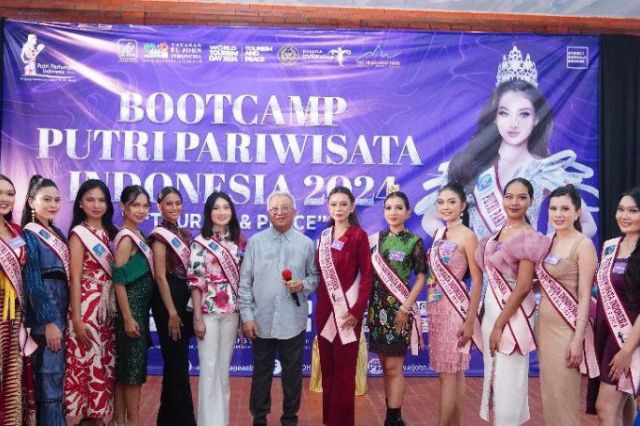 Brand Ambassador Teh Kayu Aro Pukau Juri Putri Pariwisata