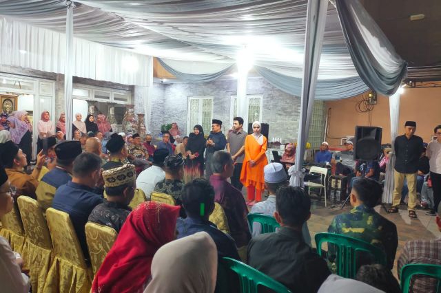 Sujud Syukur Maulana Diza atas Keberhasilan dan Kesuksesan Pilkada Kota Jambi