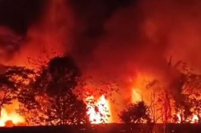 Gudang Minyak Ilegal di Muaro Jambi, Terbakar, Polisi Selidiki Penyebab dan Pemilik 