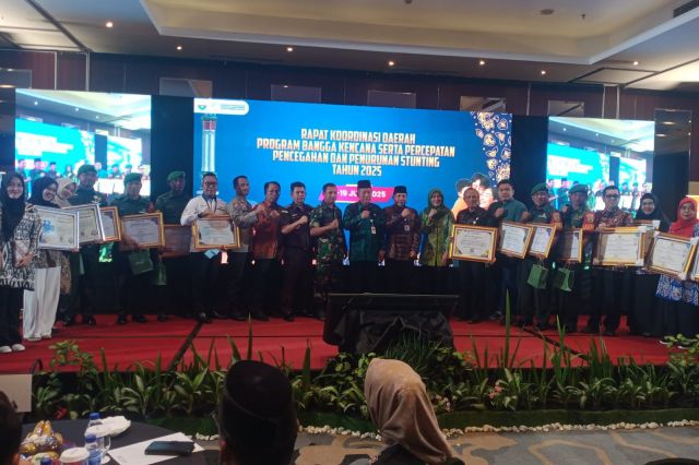 PTPN IV Regional 4 Raih Award Orang Tua Asuh Stunting BKKBN