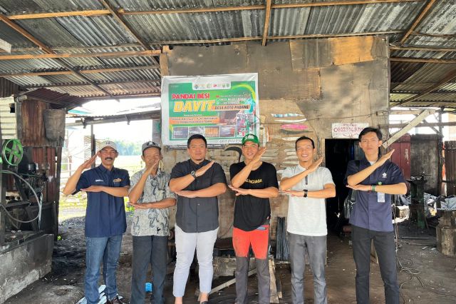 PTPN IV Regional IV Kembangkan UMKM Pengrajin Besi
