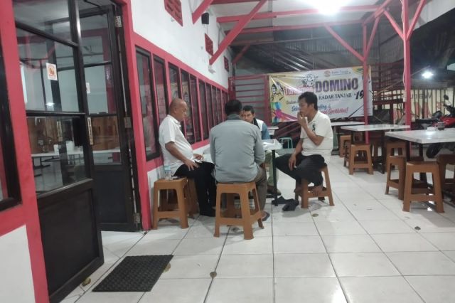 Turnamen Domino HUT Radar Tanjab ke-19 Semakin Meriah, Robet CS dan Muslim CS Tampil Gemilang di Kopi Tiam 99 Murni Jambi