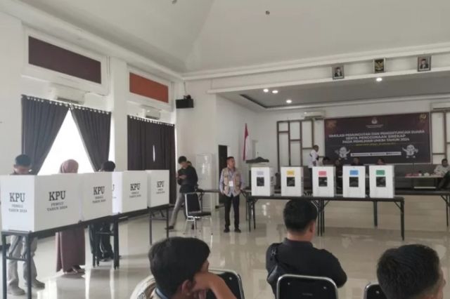 PJ Bupati Saksikan Simulasi Pemungutan Suara dan Perhitungan Suara Pada Pemilu Serentak