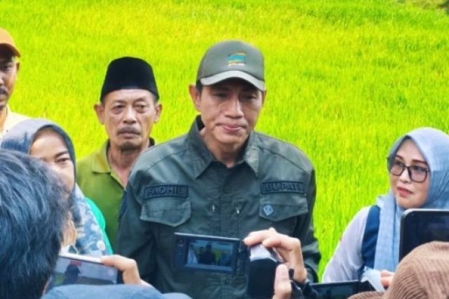 Bupati Batang Hari Hadiri Acara Sedekah Bubur Tradisi Tahunan