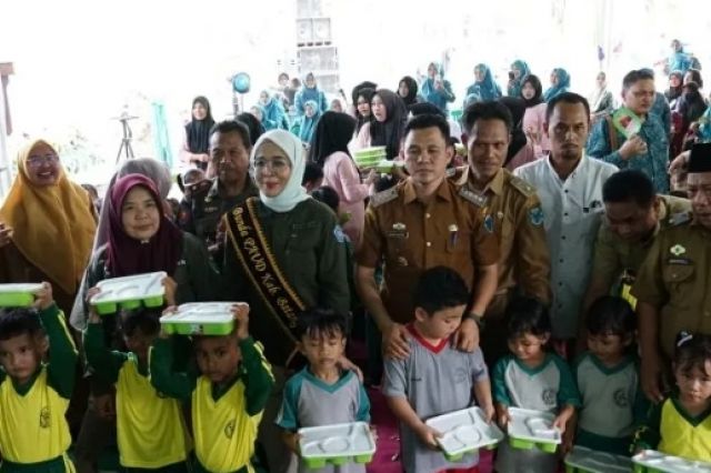 Ketua TP PKK Batang Hari hadiri peluncuran MBG
