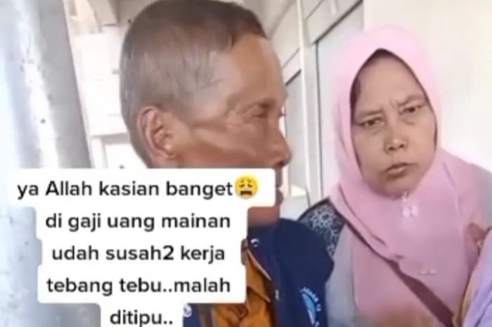 Seorang Petani Tua di Lampung Dapat Upah Uang Mainan Dari Mandornya