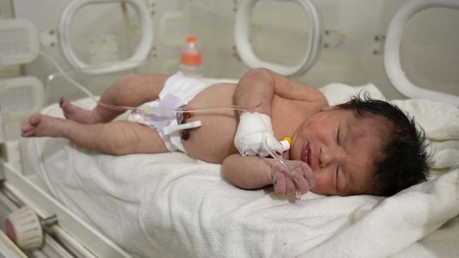 Bayi Baru Lahir Ditemukan Selamat Dari Reruntuhan Akibat Gempa di Suriah